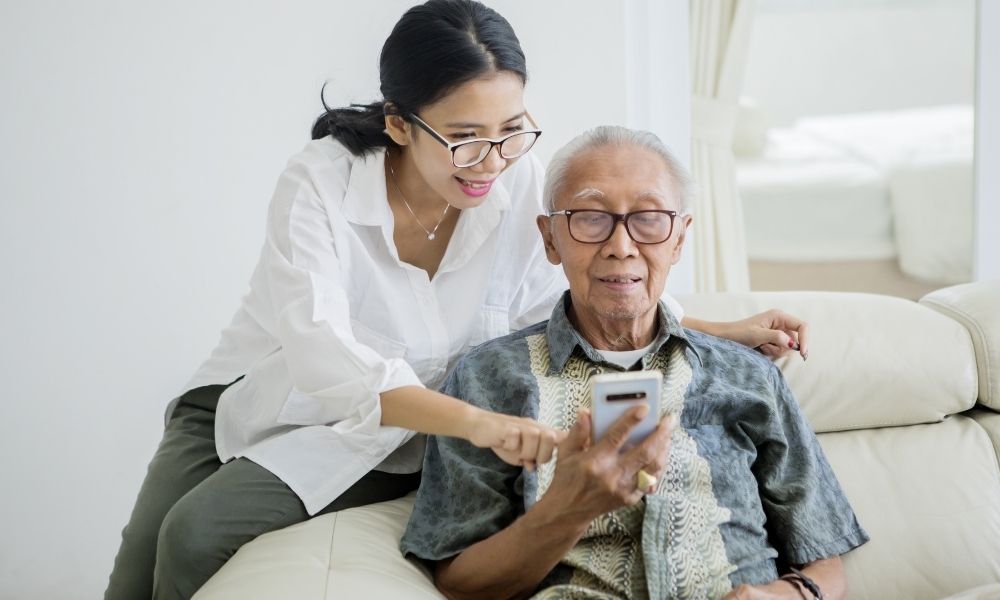 Caring for Your Parents: 4 Caregiver Tips You Should Try